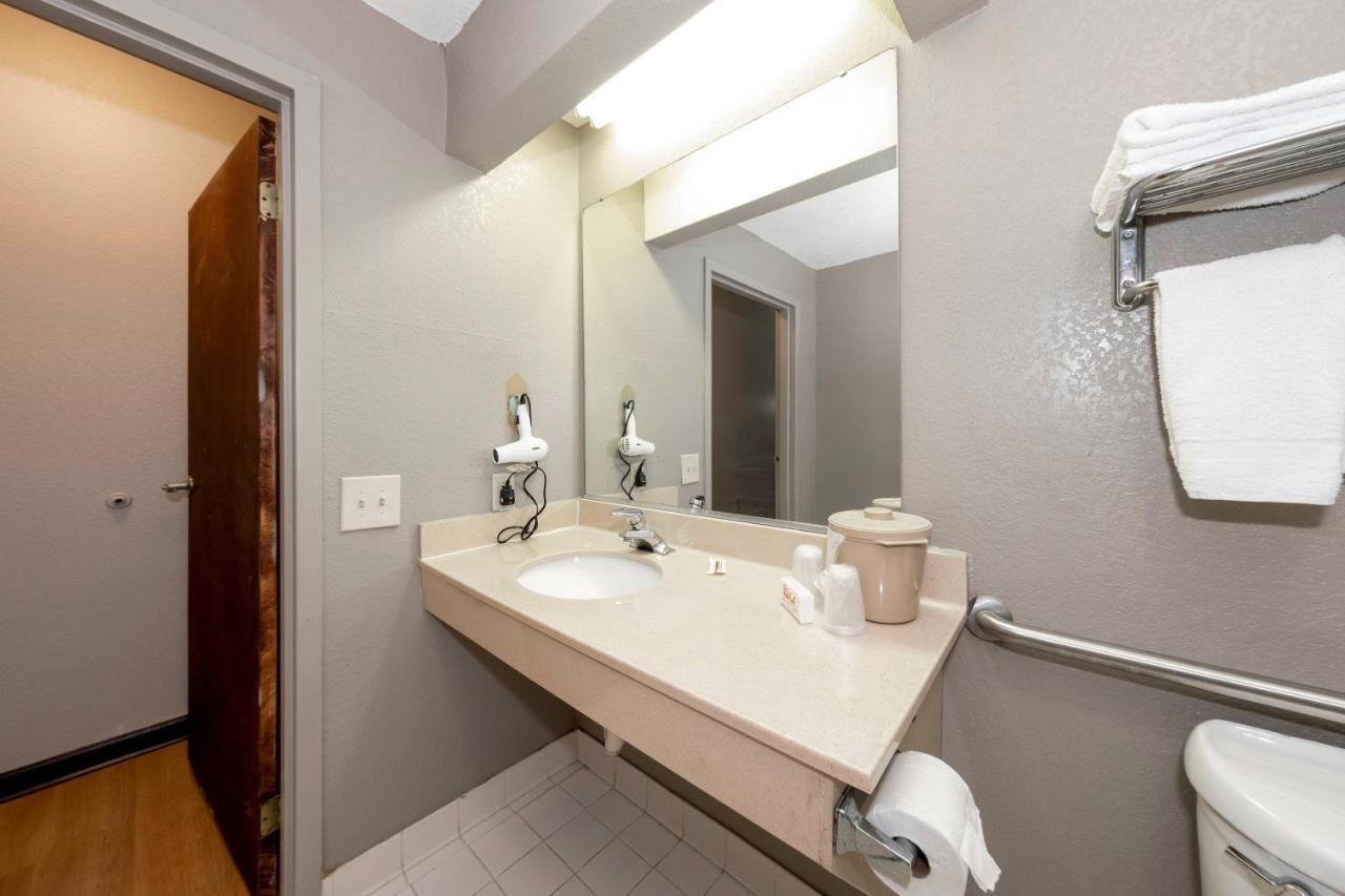 Red Roof Inn Atlanta Southeast Стокбридж Экстерьер фото