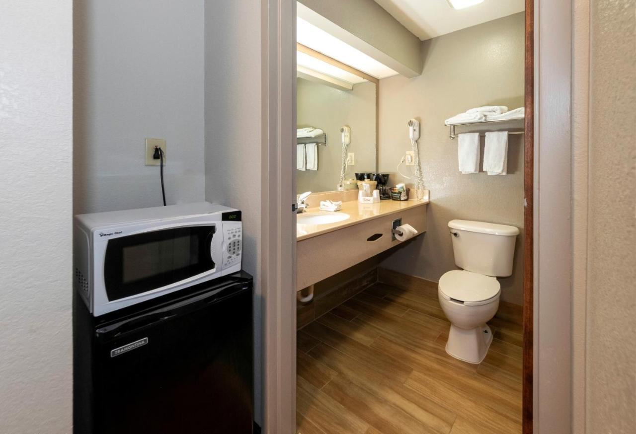 Red Roof Inn Atlanta Southeast Стокбридж Экстерьер фото