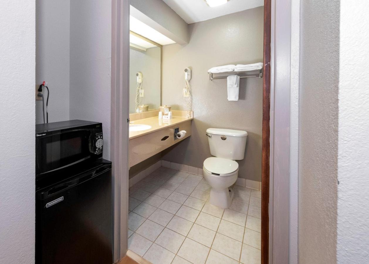 Red Roof Inn Atlanta Southeast Стокбридж Экстерьер фото